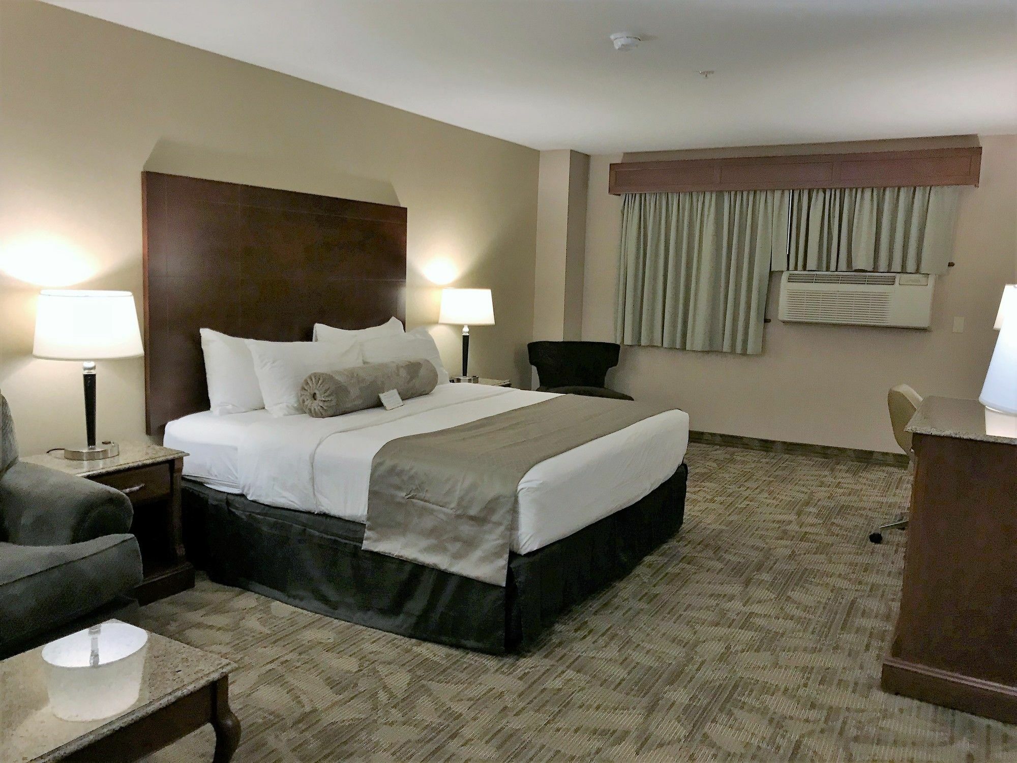 Hotel Medallion And 3*